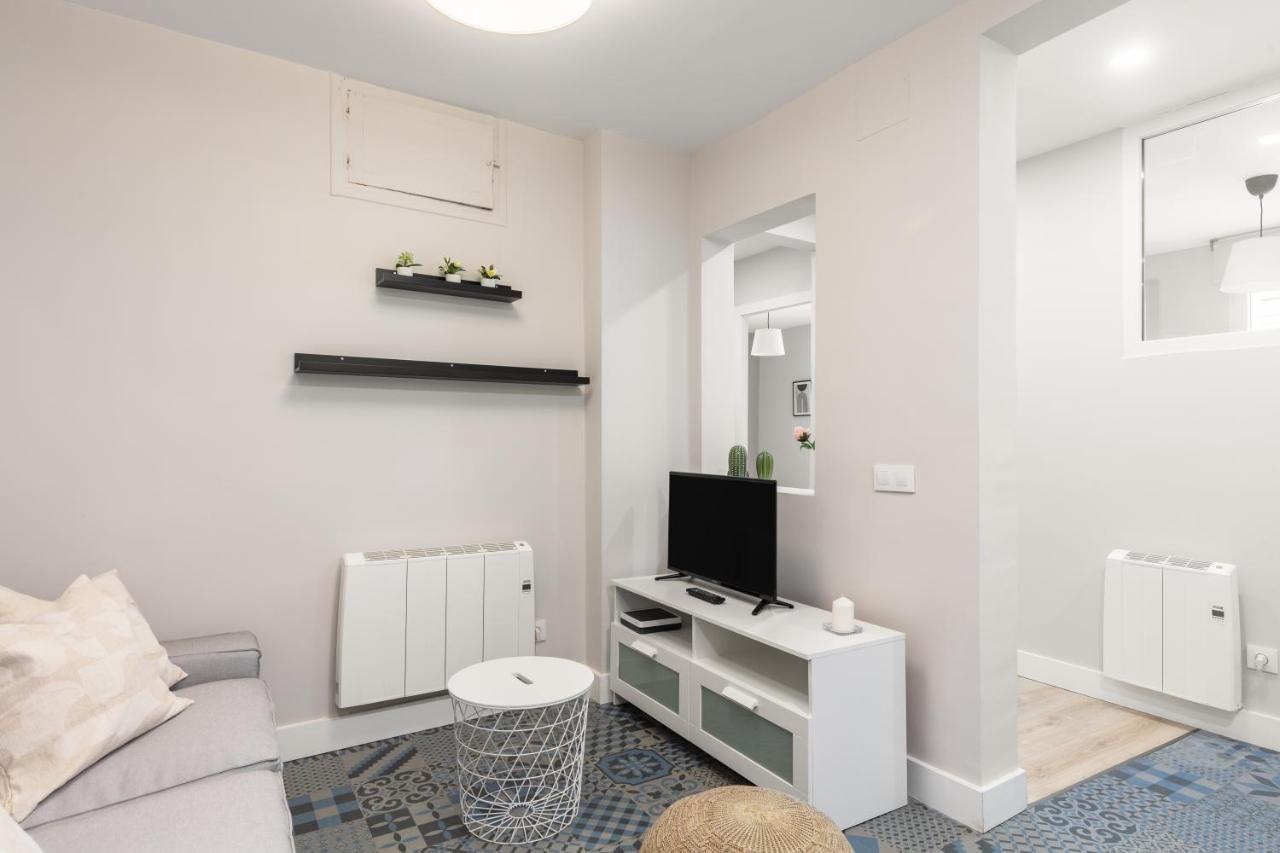 2 Bedrooms 1 Bathroom Furnished - Las Letras - Bright - Mintystay Madrid Kültér fotó