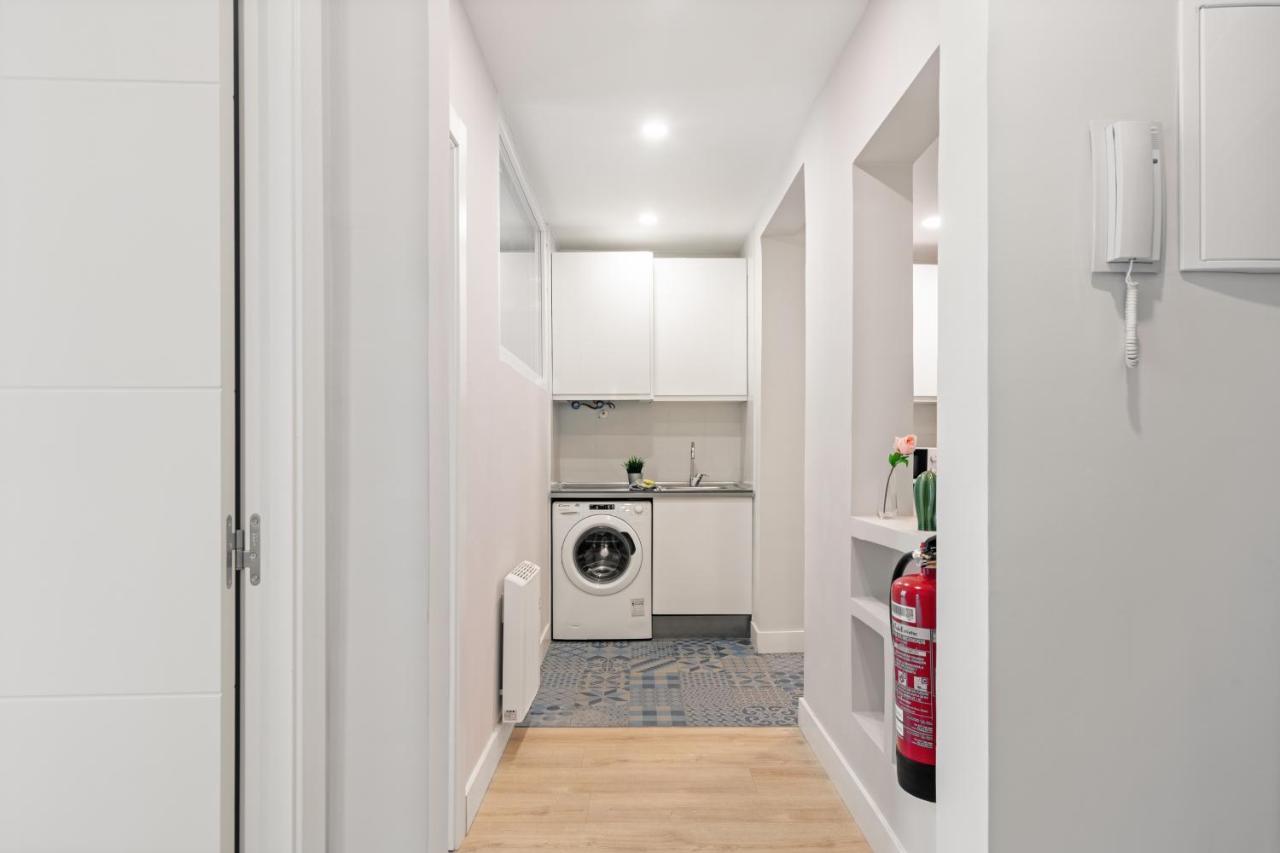 2 Bedrooms 1 Bathroom Furnished - Las Letras - Bright - Mintystay Madrid Kültér fotó