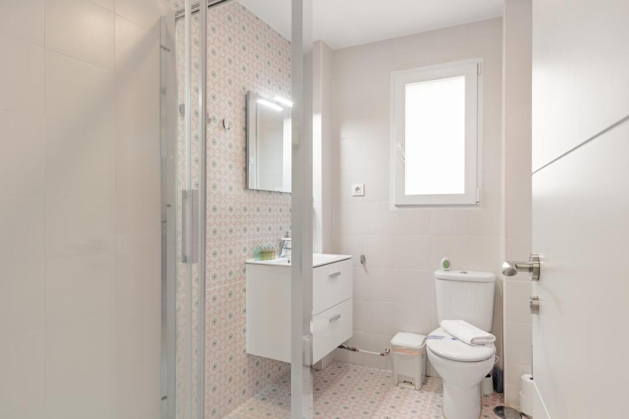 2 Bedrooms 1 Bathroom Furnished - Las Letras - Bright - Mintystay Madrid Kültér fotó