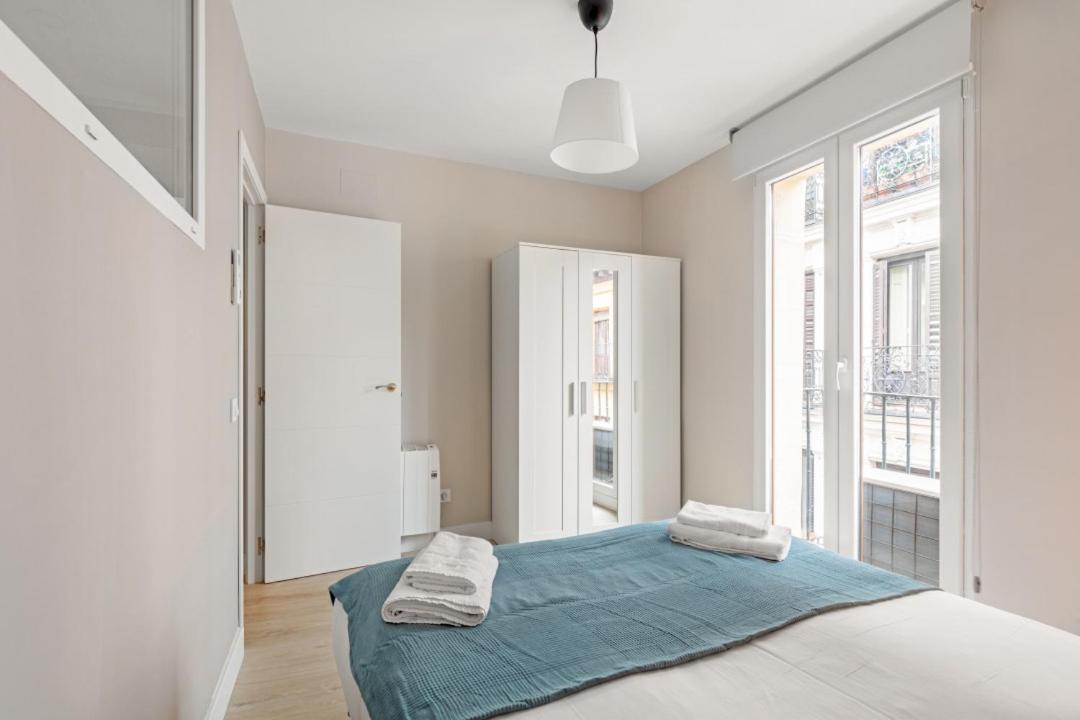 2 Bedrooms 1 Bathroom Furnished - Las Letras - Bright - Mintystay Madrid Kültér fotó