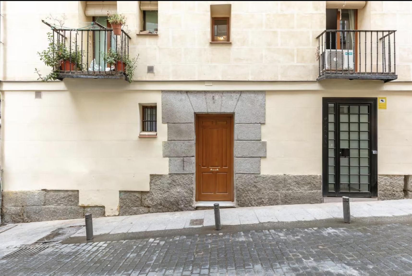 2 Bedrooms 1 Bathroom Furnished - Las Letras - Bright - Mintystay Madrid Kültér fotó